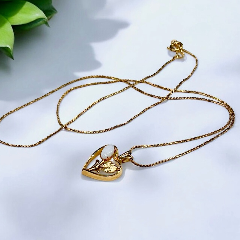 🌺Vintage Gold Filled Opal Heart Necklace